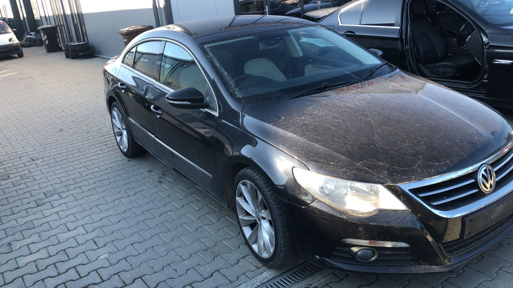 Dezmembram Volkswagen Passat CC 2.0 TDI an fabr 2011