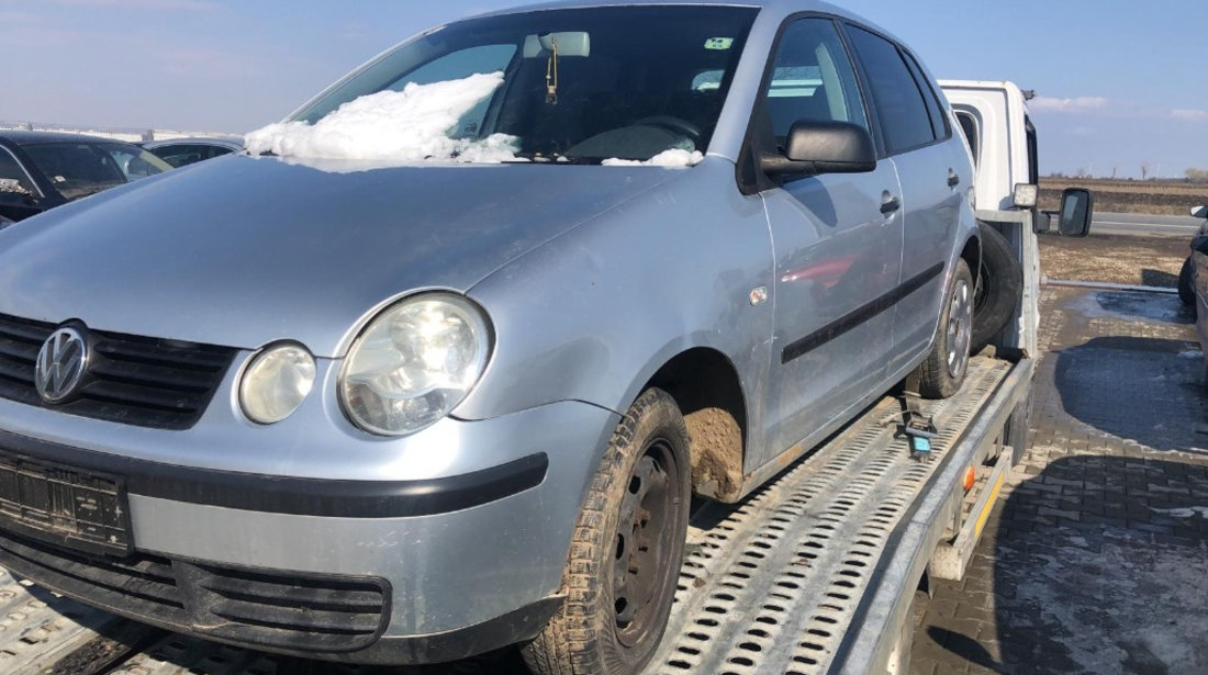 Dezmembram Volkswagen Polo 1.2 benzina an fabr 2003