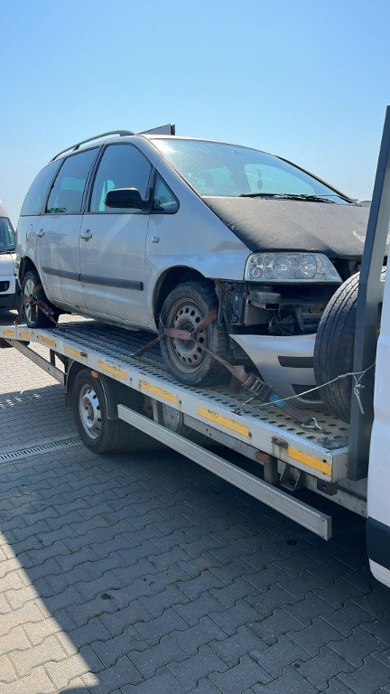 Dezmembram Volkswagen Sharan 1.9 TDI an fabr. 2003