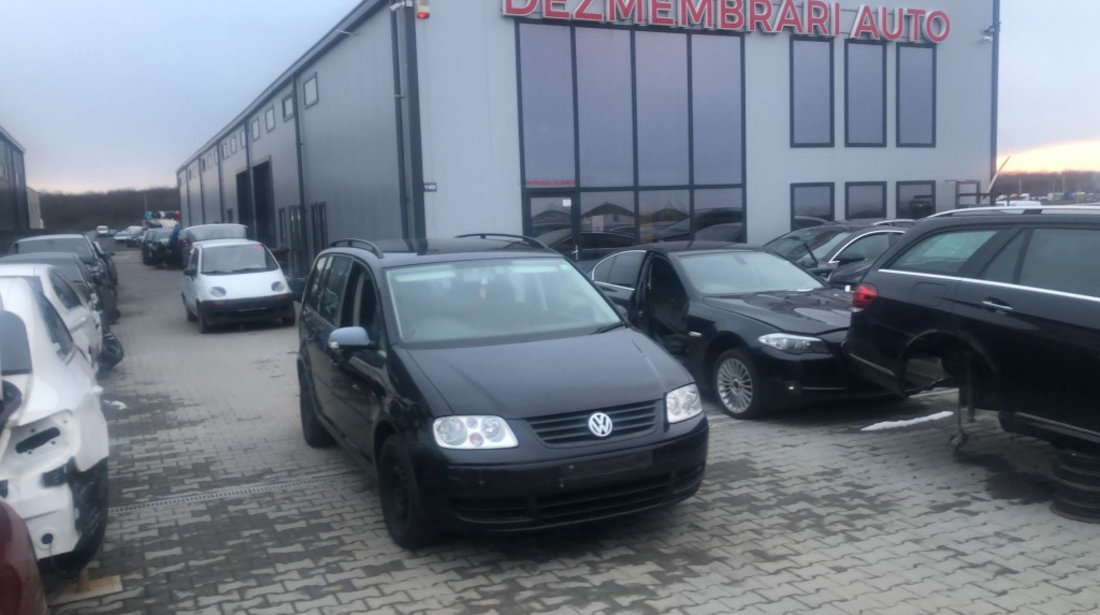 Dezmembram Volkswagen Touran 1.6 benzina an fabr 2006