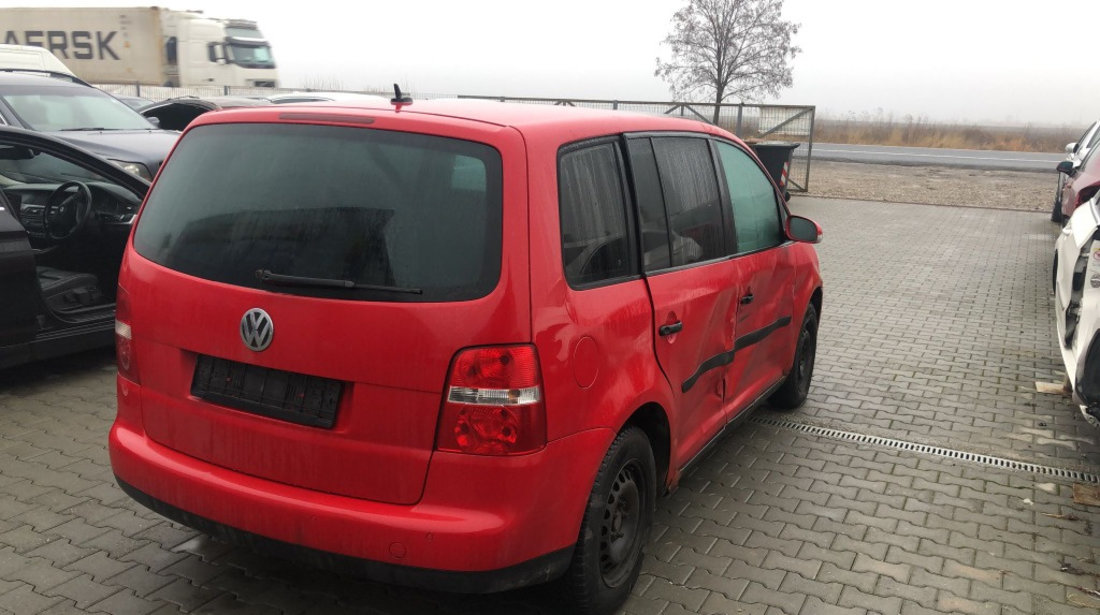 Dezmembram Volkswagen Touran 1.9 D an fabr 2006