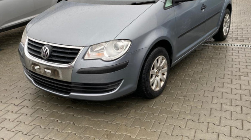 Dezmembram Volkswagen Touran 1.9 TDI 6 trepte an fabr 2009