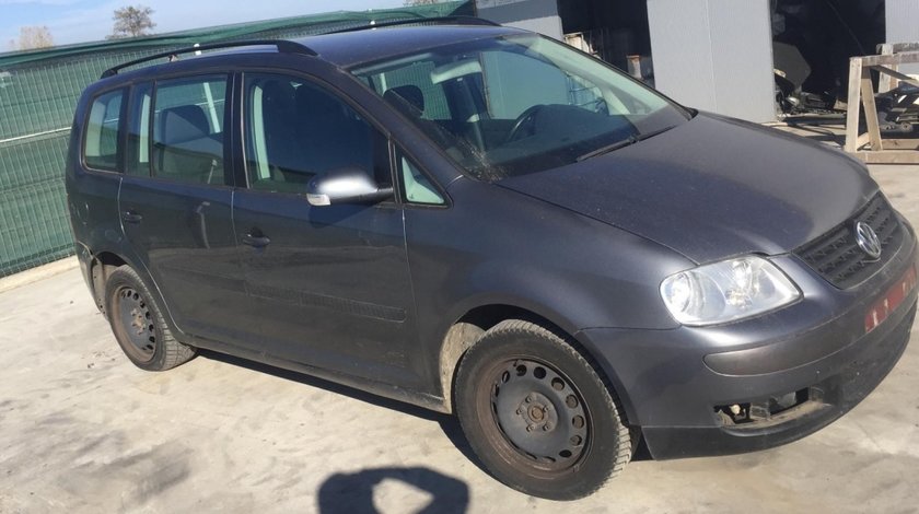 Dezmembram Volkswagen Touran 1.9 tdi,6 trepte,an fabr. 2006