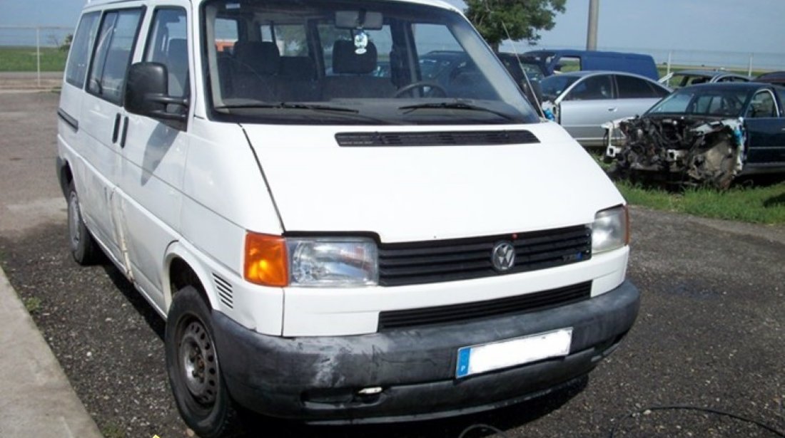 Dezmembram Volkswagen Transporter T4 din anul 2001 2 5tdi 65kw 88cp