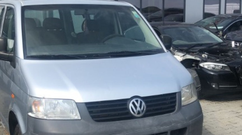 Dezmembram Volkswagen Transporter T5 1.9 tdi an fabricatie 2006