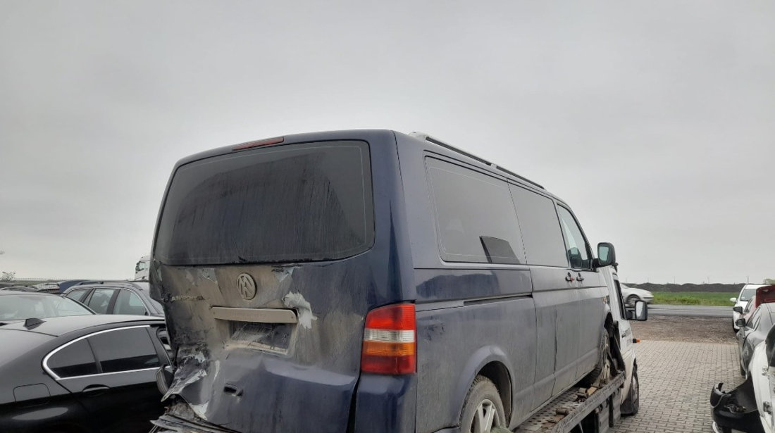 Dezmembram Volkswagen Transporter T5 1.9 tdi an fabr. 2008