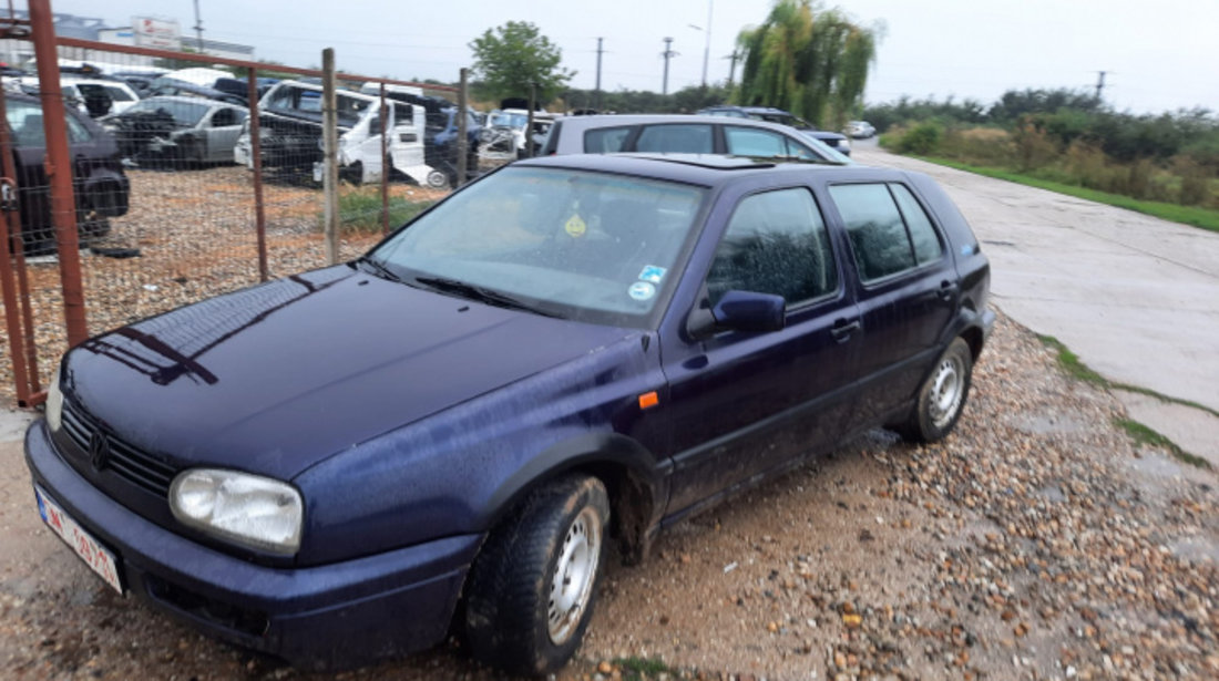 Dezmembram Volkswagen VW Golf 3 [1991 - 1998] Hatchback 5-usi 1.6 MT (100 hp)