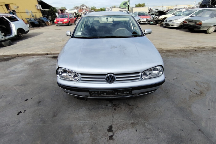 Dezmembram Volkswagen VW Golf 4 [1997 - 2006] wagon 1.4 MT (75 hp)