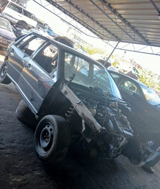 Dezmembram Volkswagen VW Golf 4 [1997 - 2006] wagon 1.4 MT (75 hp)