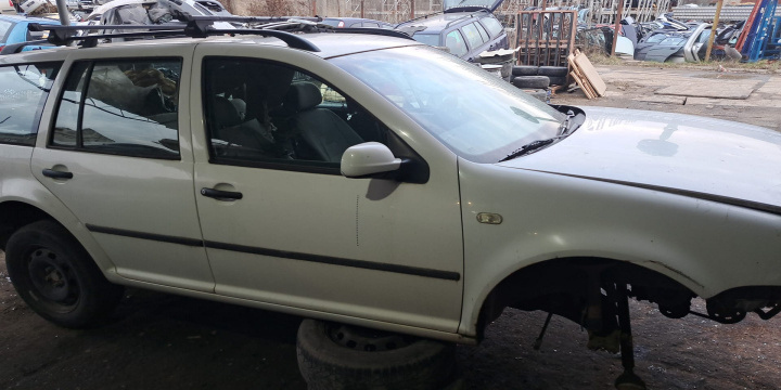 Dezmembram Volkswagen VW Golf 4 [1997 - 2006] wagon 1.9 TDI MT (101 hp)