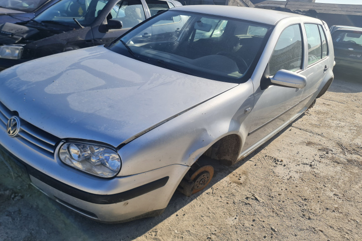 Dezmembram Volkswagen VW Golf 4 [1997 - 2006] Hatchback 5-usi 1.4 MT (75 hp)