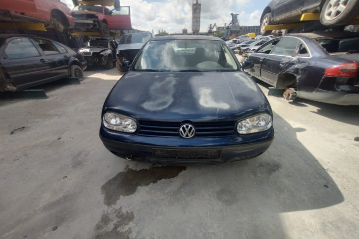 Dezmembram Volkswagen VW Golf 4 [1997 - 2006] Hatchback 5-usi 1.4 MT (75 hp)