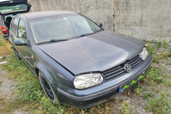 Dezmembram Volkswagen VW Golf 4 [1997 - 2006] Hatchback 5-usi 1.6 MT (100 hp)