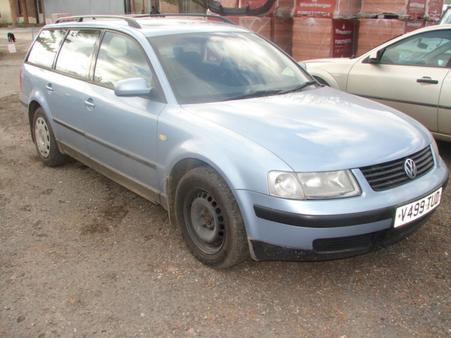 Dezmembram Volkswagen VW Passat (3B5)