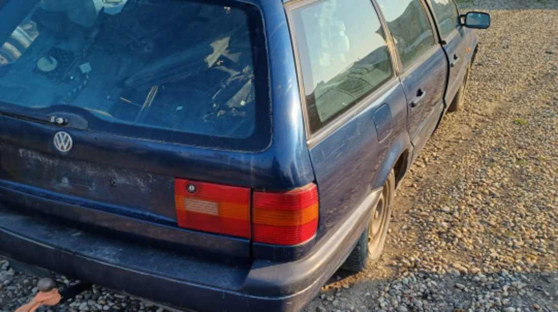 Dezmembram Volkswagen VW Passat B4 [1993 - 1997] wagon 1.9 TD MT (75 hp)