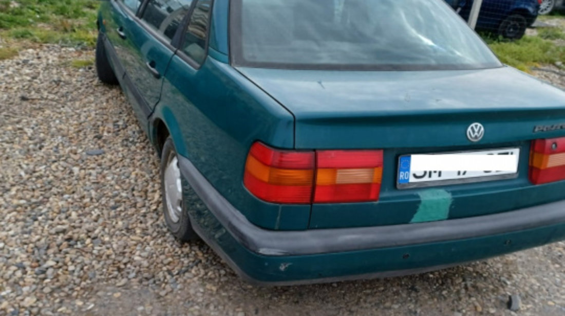 Dezmembram Volkswagen VW Passat B4 [1993 - 1997] Sedan 1.8 MT (75 hp)