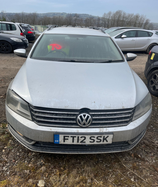 Dezmembram Volkswagen VW Passat B7 [2010 - 2015] Variant wagon 5-usi 1.6 MT (105 hp)