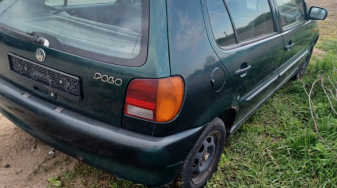 Dezmembram Volkswagen VW Polo 3 6N [1994 - 2001] Hatchback 5-usi 1.0 MT (45 hp)