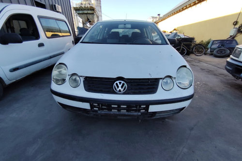 Dezmembram Volkswagen VW Polo 4 9N [2001 - 2005] Hatchback 3-usi 1.2 MT (64 hp)