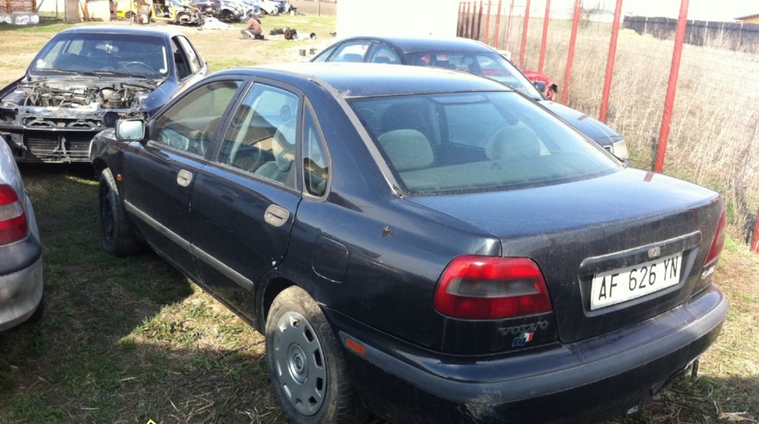 Dezmembram Volvo s40 si v40 an 98 1 8 benzina