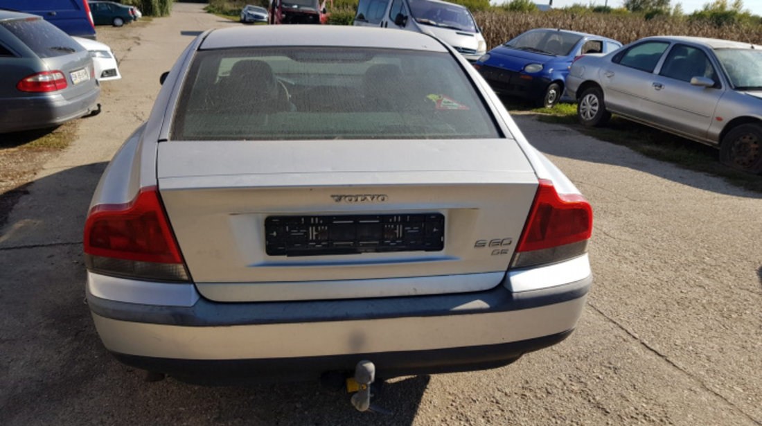 Dezmembram Volvo S60 [2000 - 2004] Sedan 2.4 MT (170 hp)