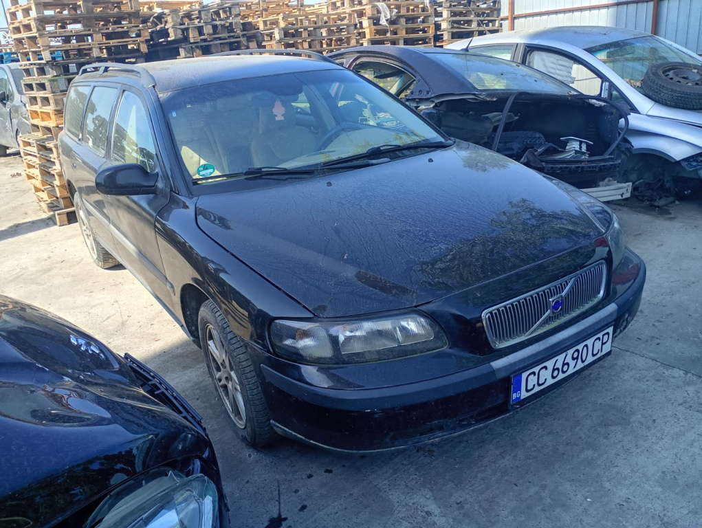 Dezmembram Volvo V70 2 [2000 - 2005] 2.4 benzina B5244S