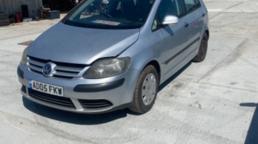 Dezmembram vw golf 5 plus