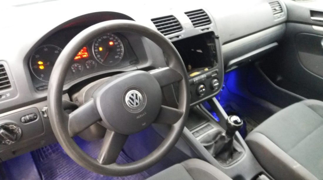 Dezmembram VW Golf V 1.9 TDI BKC cod cutie GQQ