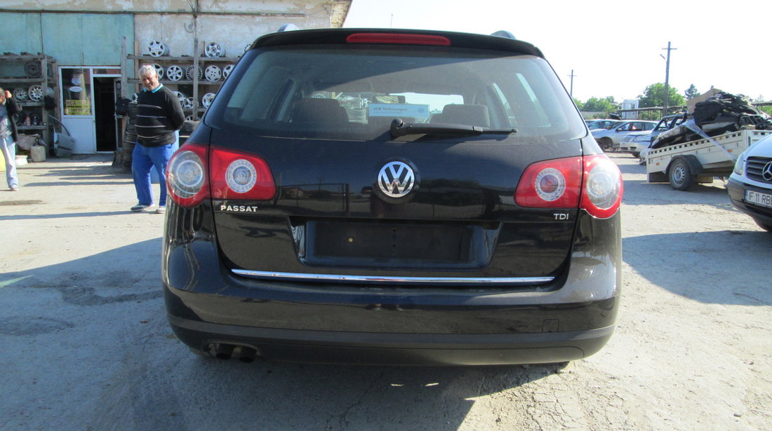 Dezmembram Vw Passat B6 Break 1.9TDI an 2006 tip motor BXE