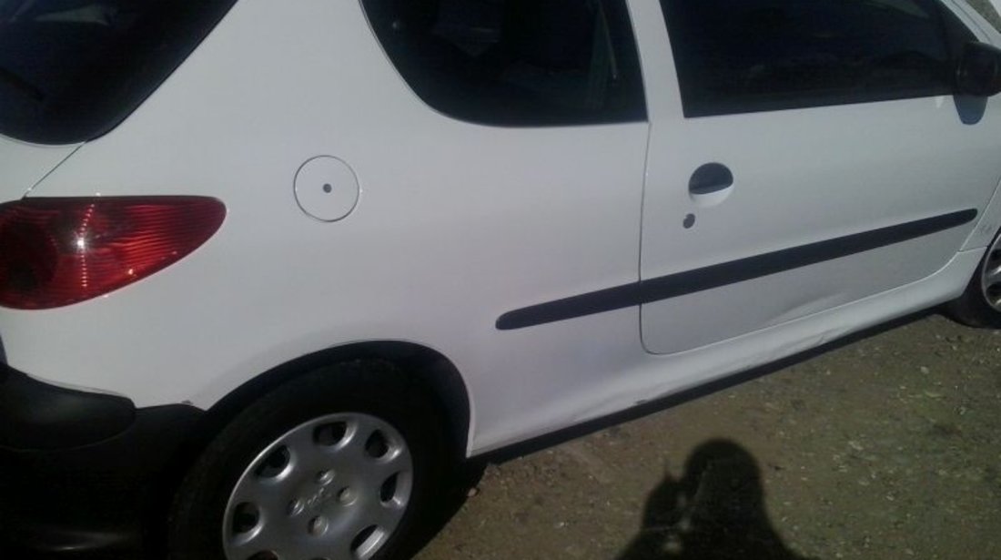 Dezmembrari auto Peugeot 206 1.4 HDI piese si accesorii