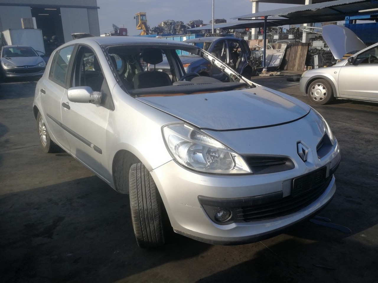 DEZMEMBRARI AUTO Renault Clio 3 an de fa