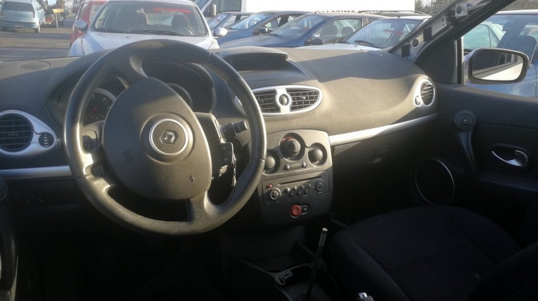 DEZMEMBRARI AUTO Renault Clio 3 an de fabricatie 2006 - 2007 - 2008 - 2009