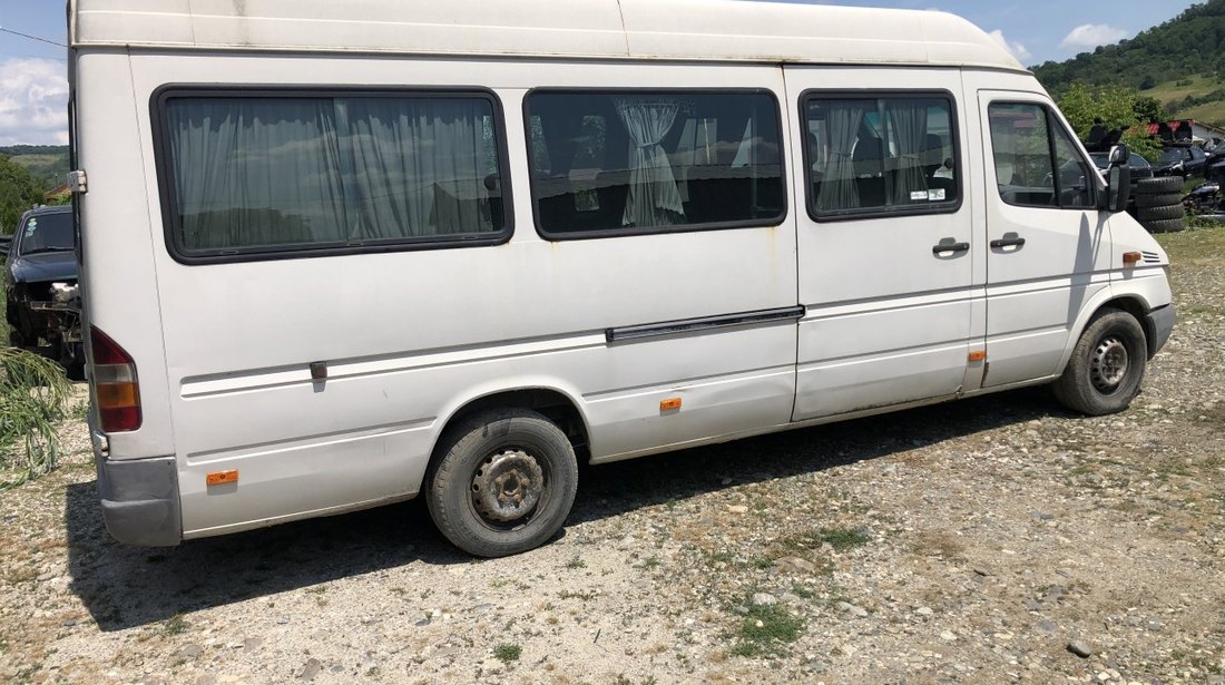 Dezmembrari Dezmembrari Piese piesa Dez mercedes sprinter 311 cdi 2002 109cp