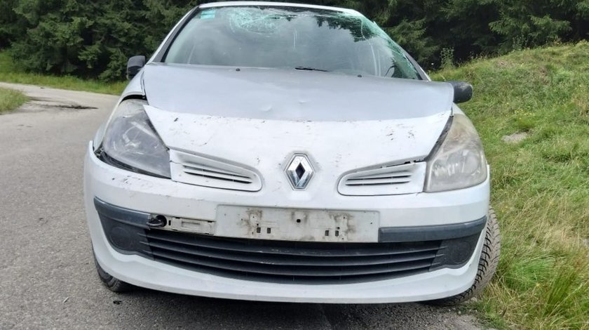 Dezmembrari Dezmembrez piese renault clio 3 III 1,5 diesel euro 4