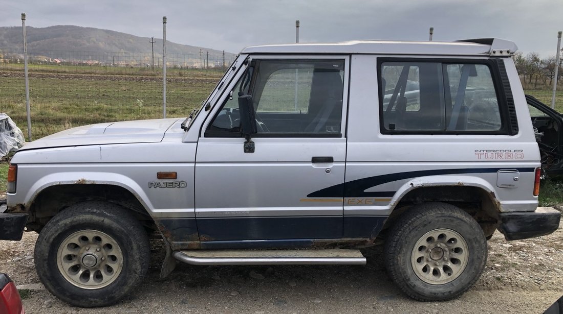 Dezmembrari dezmenbrari piese dez mitsubishi pajero shogun mk1 2,5diesel 4x4 volan stanga