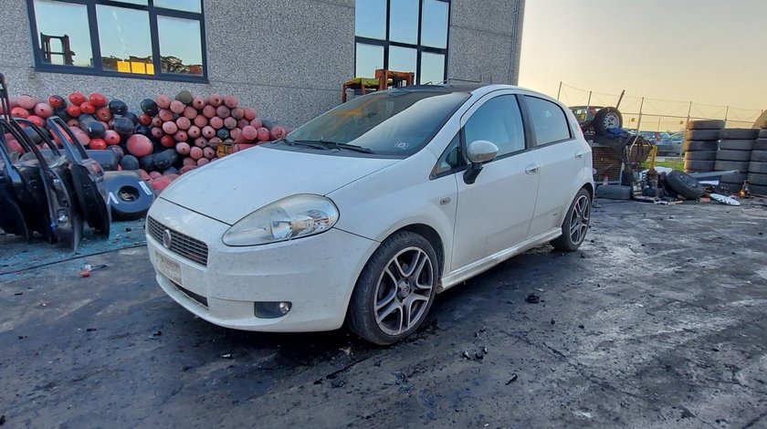 Dezmembrari Fiat Grande Punto 2009 hatchback 1.3d 66kw / 90cp