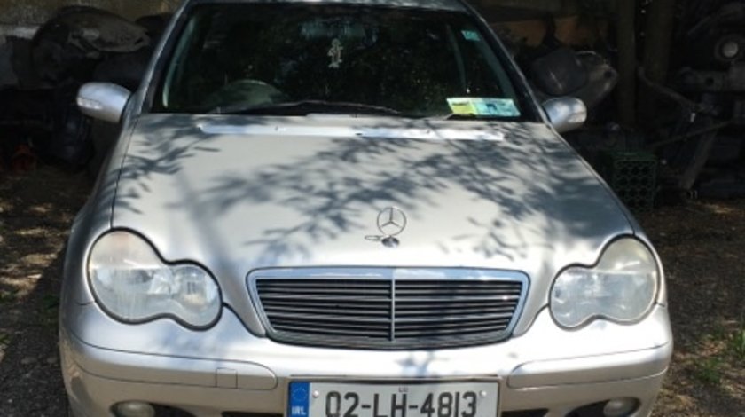 Dezmembrari Mercedes C class 2.2 Diesel w203 2005