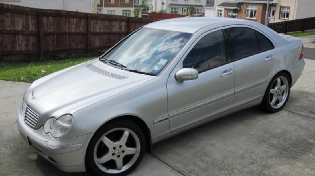 Dezmembrari mercedes c class c200,c220,c270 cdi w203 2002