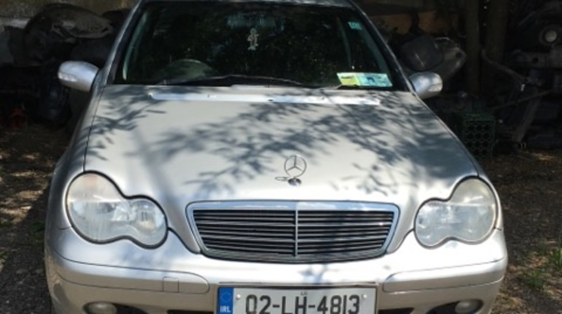 Dezmembrari Mercedes C200 CDI w203 2001