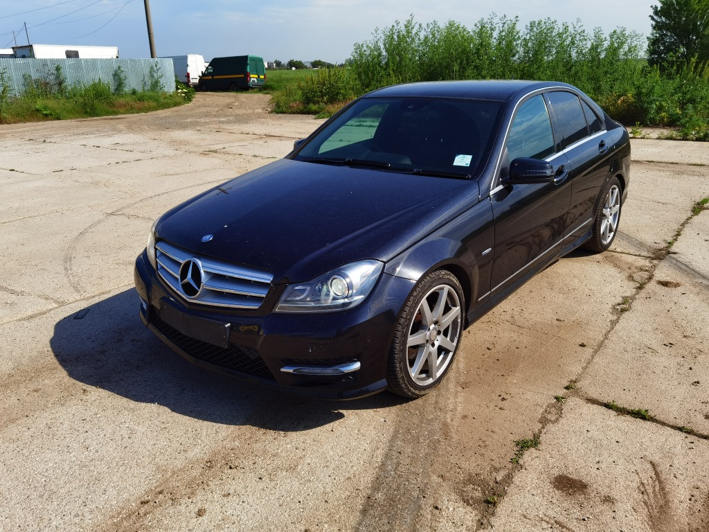 Dezmembrari Mercedes c200 cdi w204 facelift
