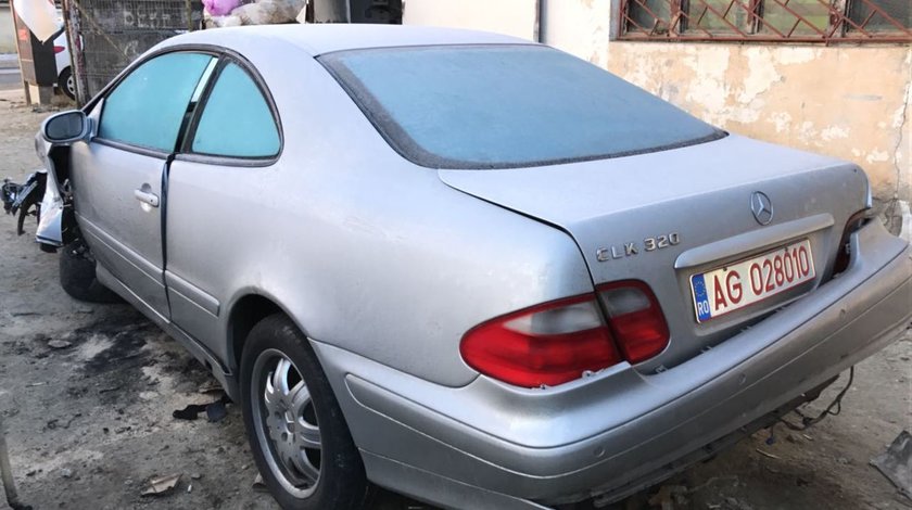 Dezmembrari Mercedes CLK c208 2001
