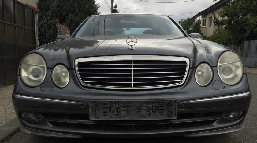 Dezmembrari Mercedes E Class E270 w211 2003