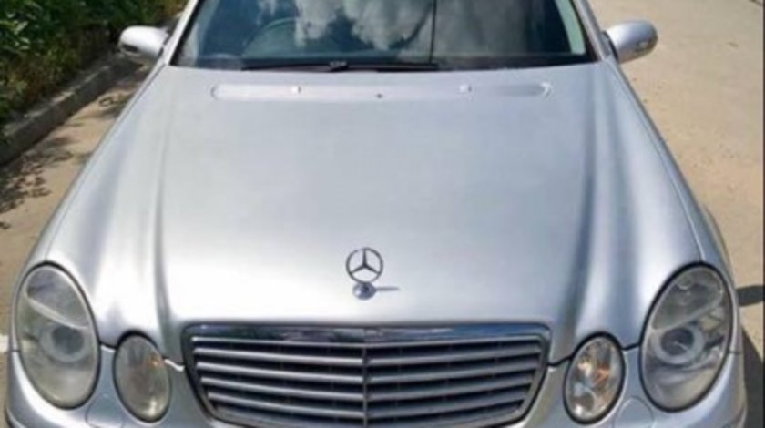 Dezmembrari mercedes E class w211 2005