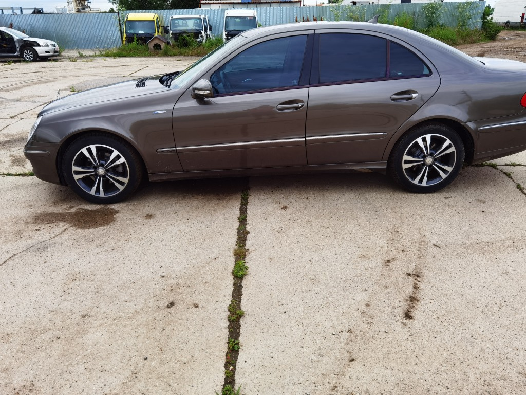 Dezmembrari mercedes E class w211 facelift