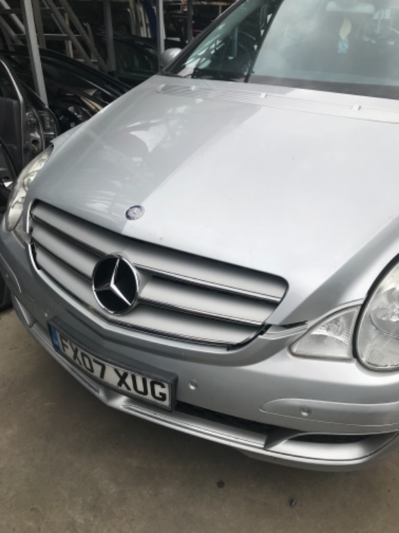 Dezmembrari Mercedes R class 2008