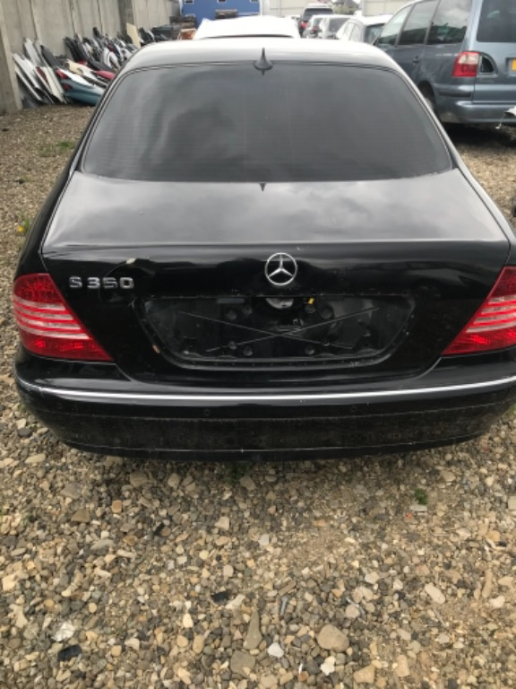 Dezmembrari Mercedes W220