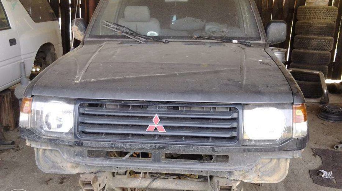 Dezmembrari Mitsubishi Pajero