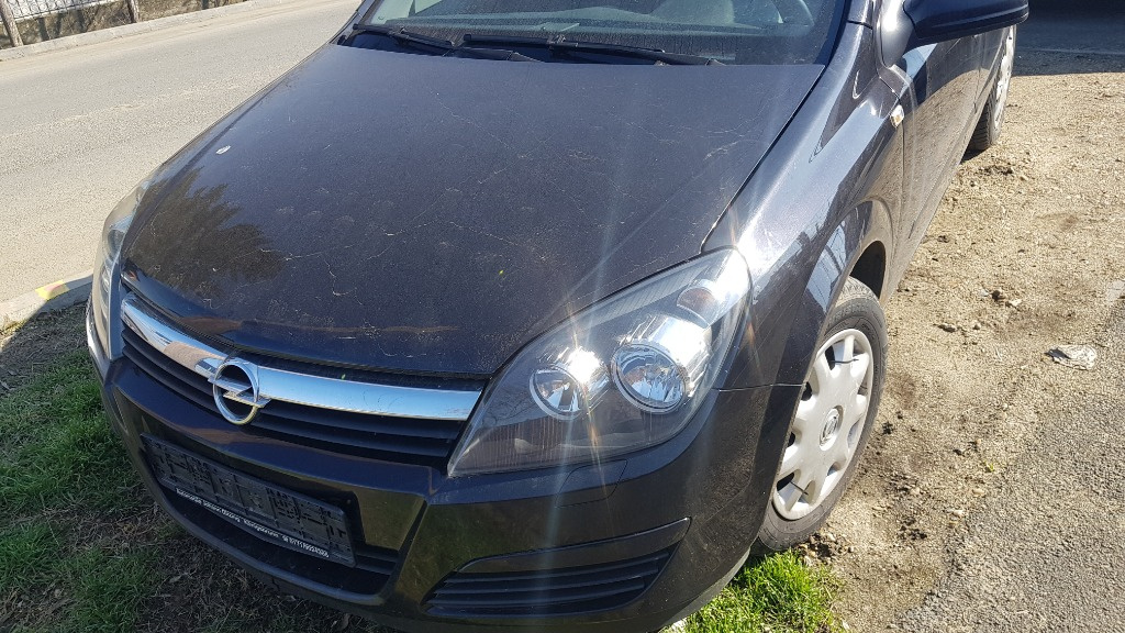 Dezmembrari Opel Astra H hatchback 1.7 CDTI 74 kw z17dth negru z20r