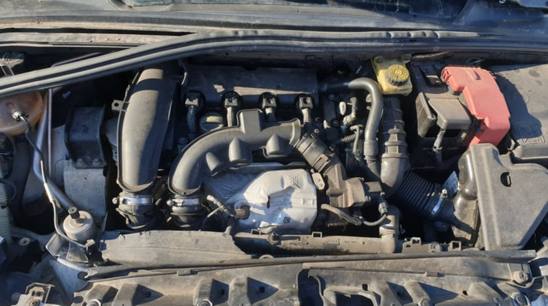 Dezmembrari Peugeot 308 CC 1.6 turbo benzina motor 5FX 150 cai 6 trepte manuala an 2009