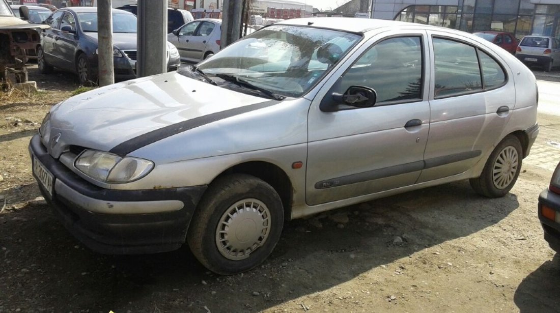 Dezmembrari renault megane 1 hatchback 1 6 benzina 1998